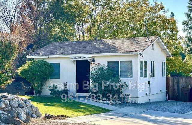1325 Center Dr