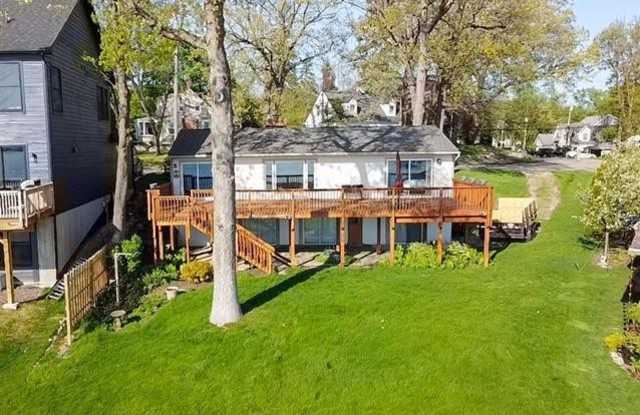 2918 Woodbine Drive