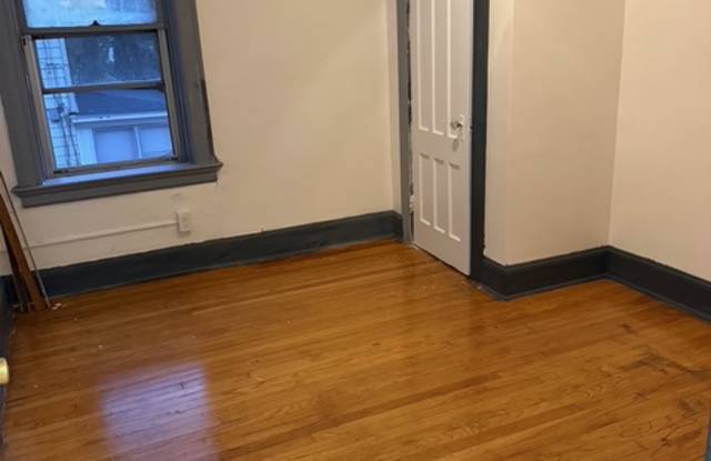 816 1/2 Danforth Street