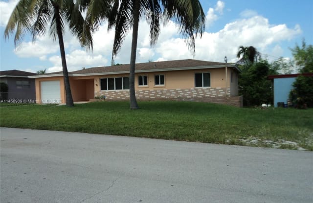 2611 Rodman St - 2611 Rodman Street, Hollywood, FL 33020