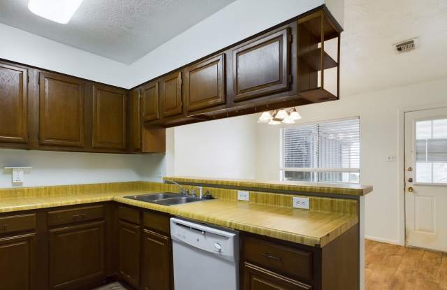 410 University Oaks Blvd