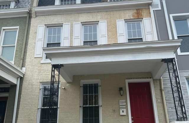 Photo of 1169 MORSE ST NE