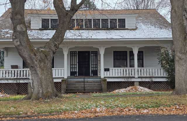 Photo of Great home in central La Grande