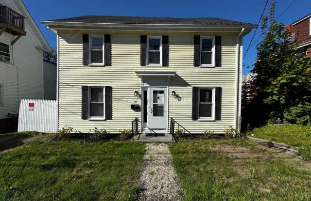 Spacious 3 Bedroom, 1.5 Bath House for Rent in Brewer