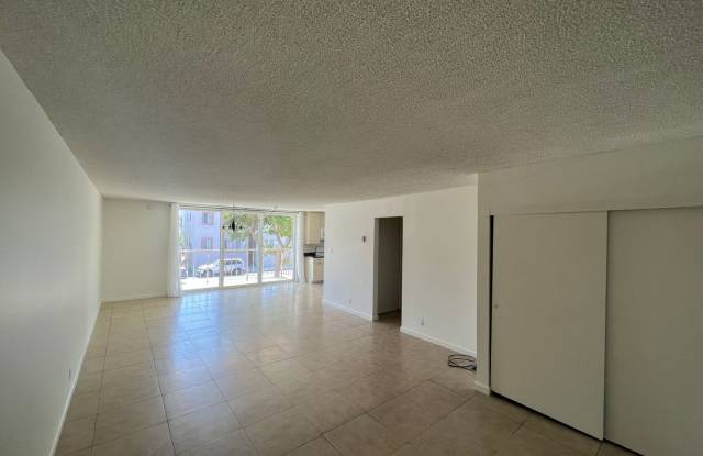 2 Bedroom 2 Bath Spacious Condo For Rent in Long Beach Comes with Assigned Garage Space - Marketing Special Limited Time Only!