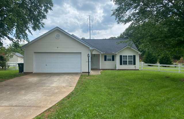 Photo of Beautiful ranch style home in Monroe, don't miss it!