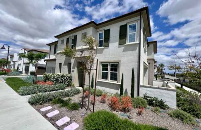 3 bed 2.5 bath corner unit Condo located in Menifee available for LEASE! photos photos