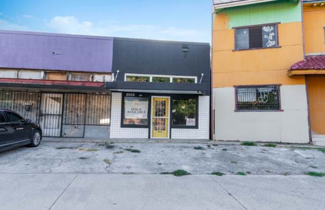 Photo of 2505 South Presa Street