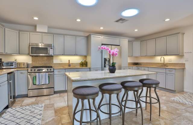 Photo of 1421 Sunflower Circle N