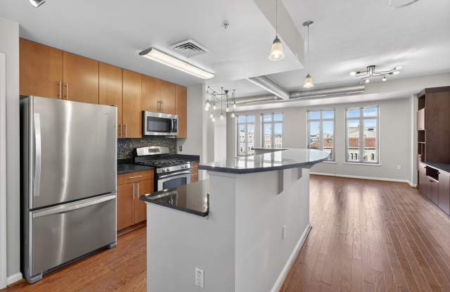 1390 Kenyon St NW - 602