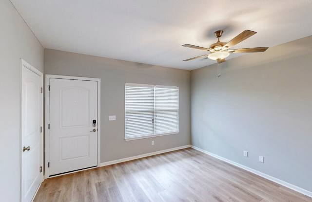 Beautiful Townhome in Pleasant Hill! Coming April!!