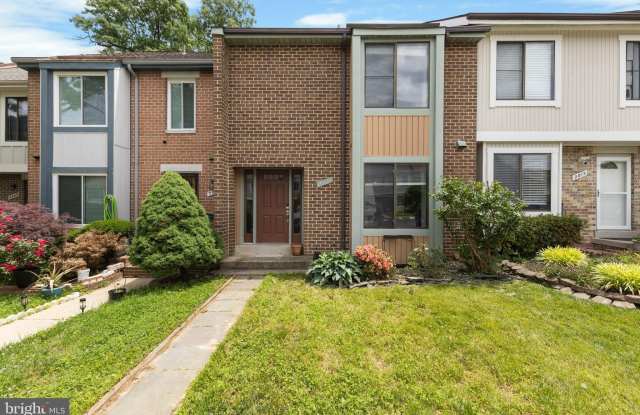 2813 CAMBRIDGE Drive