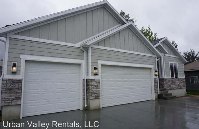 822 E. Winter Pine Cove