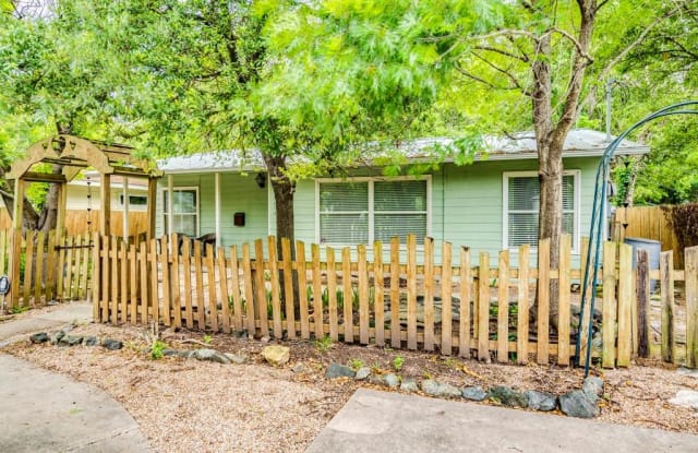 5802 Woodrow Ave - 5802 Woodrow Avenue, Austin, TX 78756