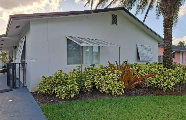 1814 SW 97th Terrace