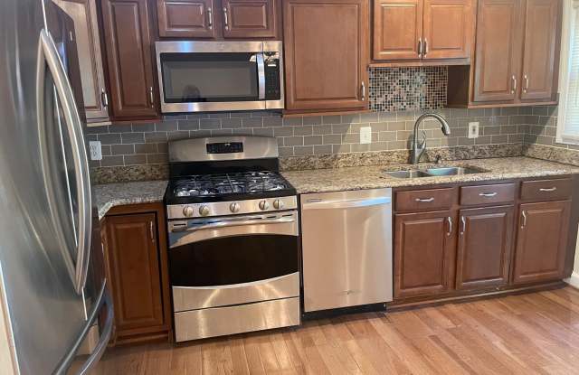 5102 GLASSMANOR Drive