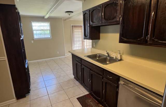 1801 Carnation Avenue