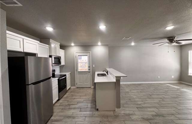 2108 Saulsbury Drive unit: B