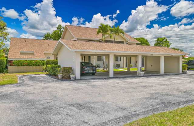 NOW AVAILABLE - Furnished Villa in Riverbend! *Boaters Welcome!*