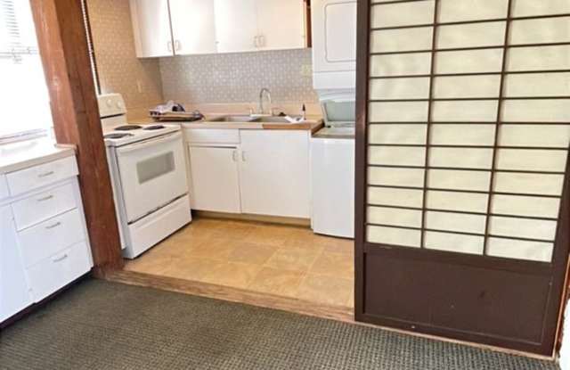 $2,000, 2BR/1.5BA/1PKG