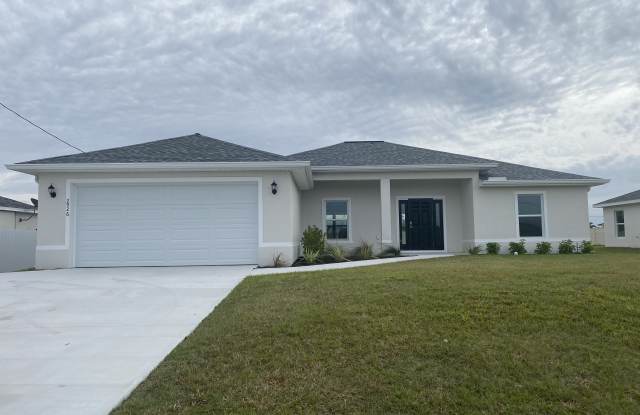 2926 Diplomat Pkwy W - 2926 Diplomat Parkway West, Cape Coral, FL 33993