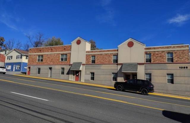 Photo of 1095 N Royal Ave 95-02