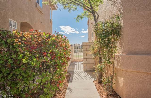 135 Broken Rock Drive