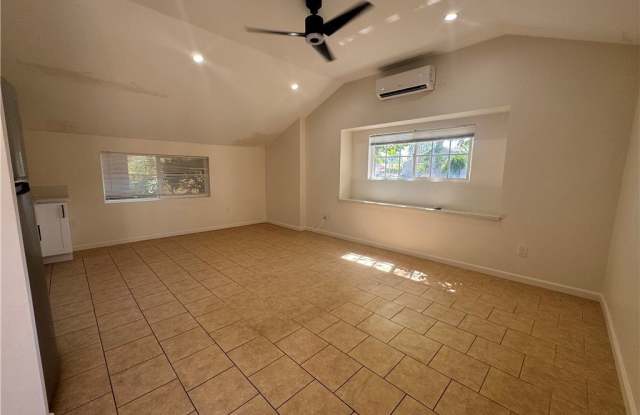 7804 Loma Verde Avenue