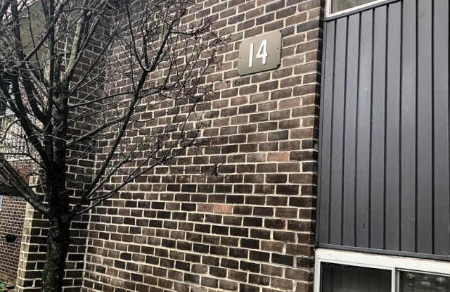 14 STONEHENGE CIR #6