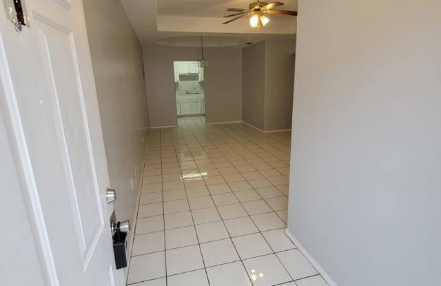 2206 Kimberly LN Apt 3