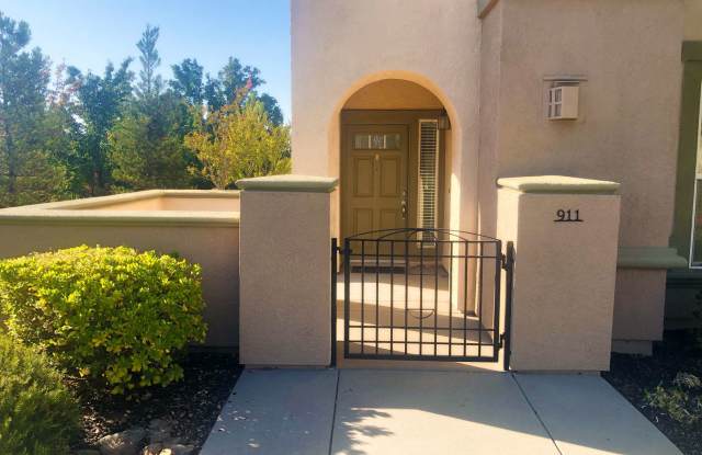 Clean 2 Bedroom, 2 Bathroom 1314 sqft., Folsom Condominum for Lease. - 911 Vessona Circle, Folsom, CA 95630