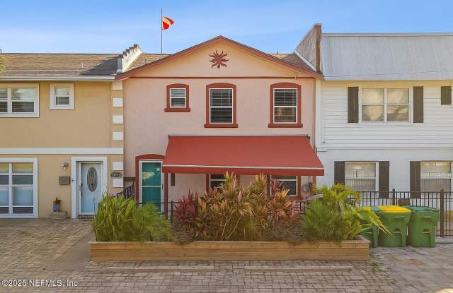 Photo of 1417 4TH Street N