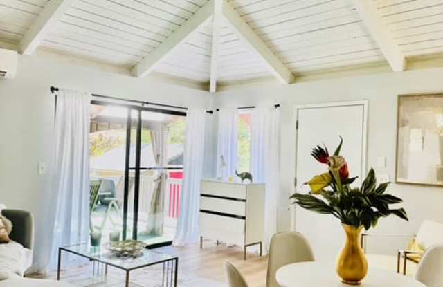 3360 Kuaua Pl.