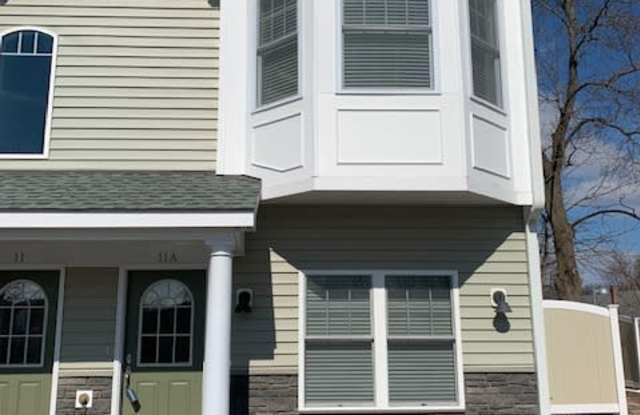 15 Bates Place, 11A