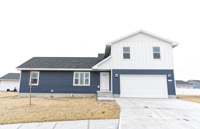 526 Schmidt Circle