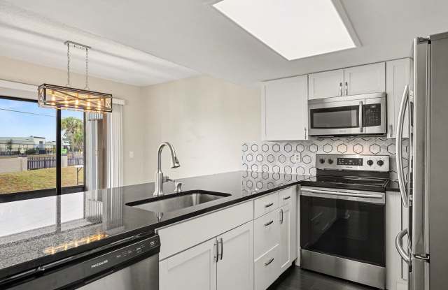 1011 Clearmont Street NE Unit 102-2