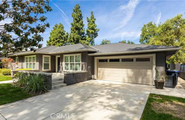 933 West Riviera Drive