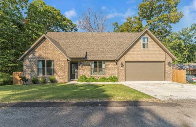 13 Hinckley Circle