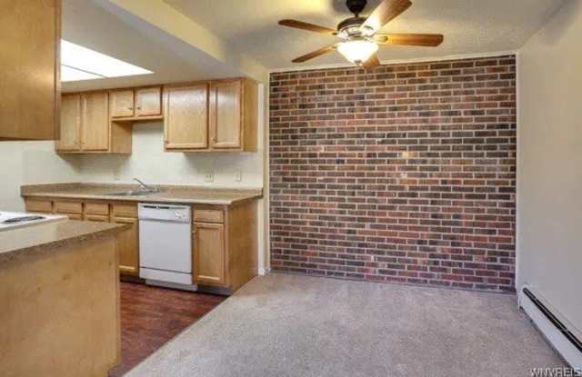 4393 Chestnut Ridge Road