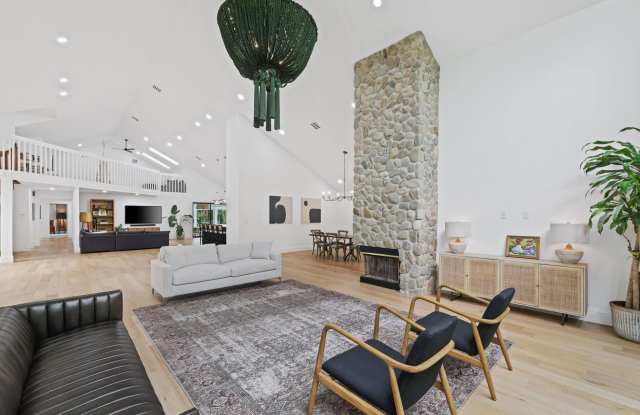 3235 Hyde Circle