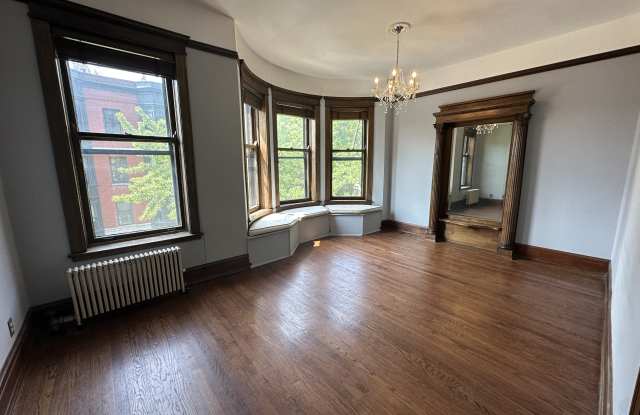 2351 N Cleveland Ave