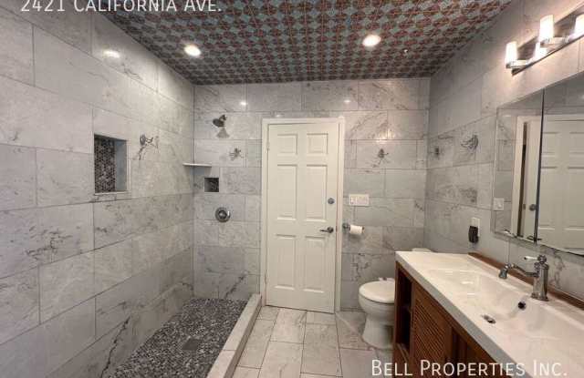 Photo of 2421 California Avenue