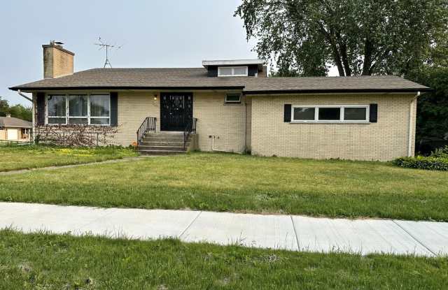 800 Marion Way