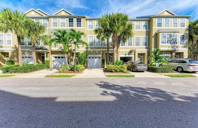 3047 POINTEVIEW DRIVE