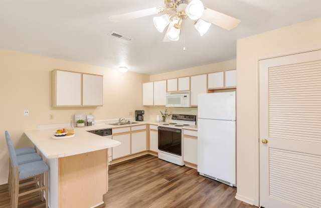 Silver Lake Apartments