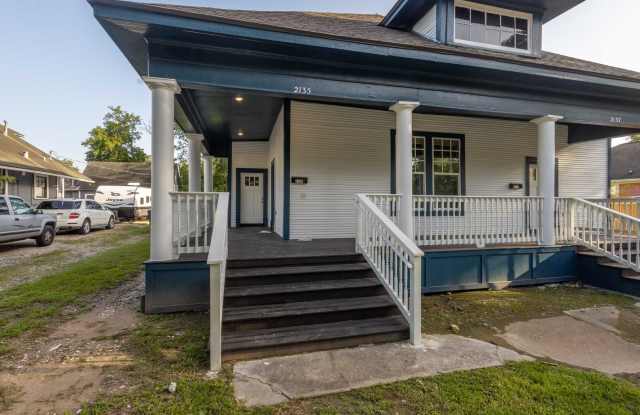 Photo of Move in ready 2 bedroom 1 bath duplex in 77701!