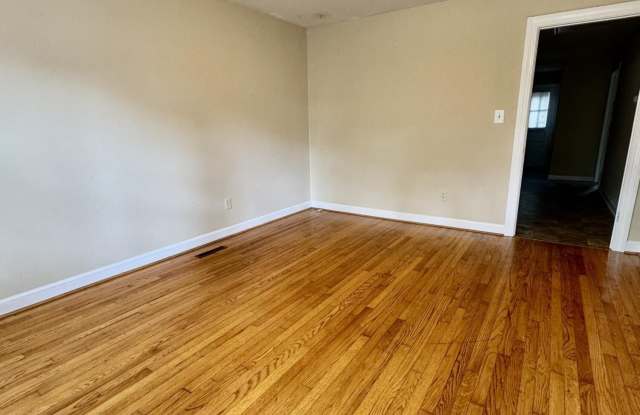 2505 E 3rd Street unit: B