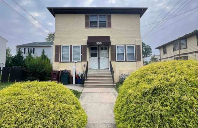 235 Lafayette Ave B - 235 Lafayette Avenue, Collingdale, PA 19023