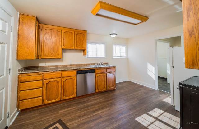 **Move-In Special** Charming 2bedroom, 1bath 1920’s Home in North Everett