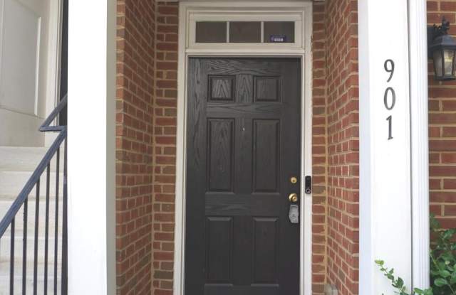 901 PINE FOREST Lane unit: 2001